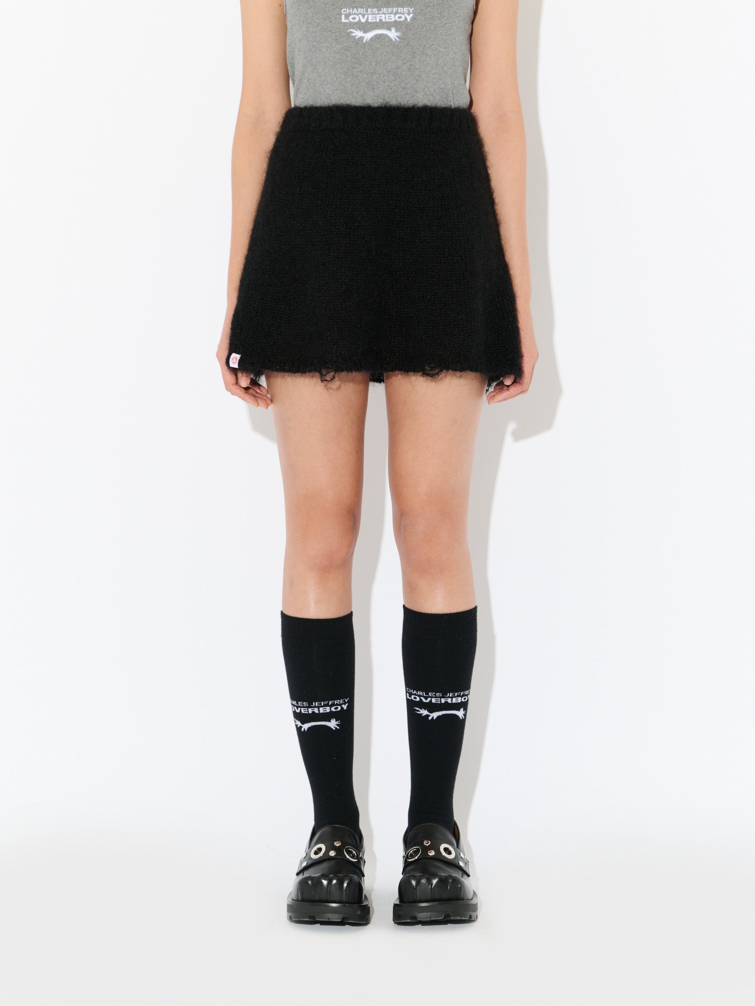 052050301_BLACK_retouched